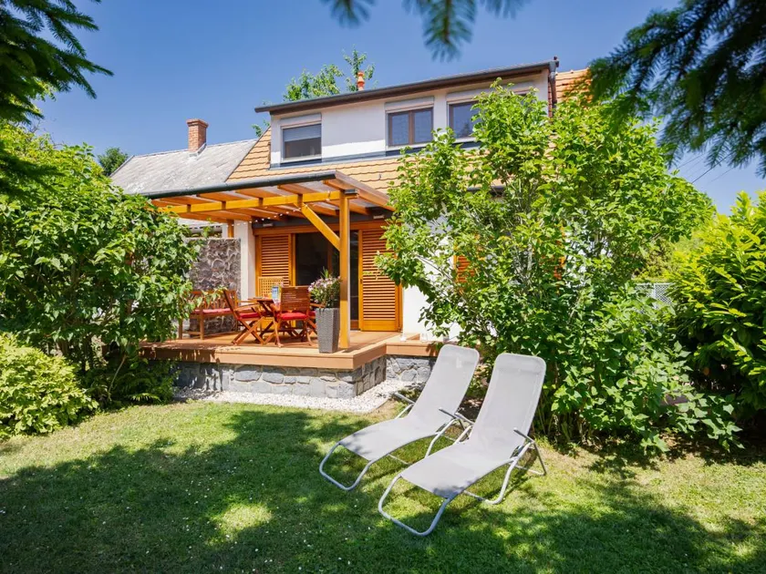 Family-oriented house with barbeque, terrace & garden | Close to the beach - Image 1