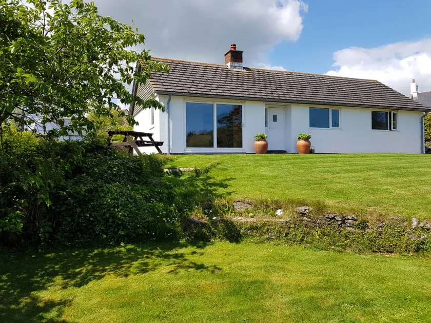 Cottage with garden & barbecue - Image 1