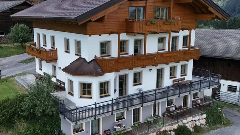 Family-friendly charming flat with sauna, barbecue & terrace - Image 1