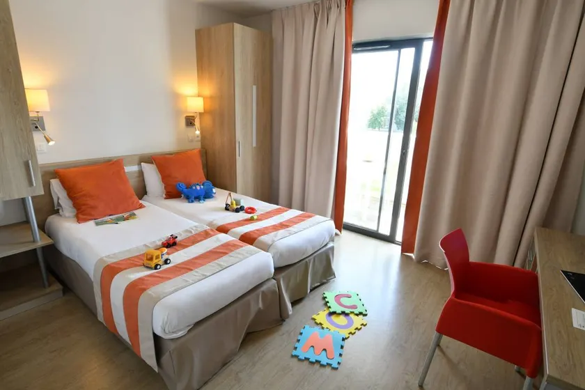 Kinderfreundliches Studio mit Pool und Terrasse | Strand in der Nähe - Image 1