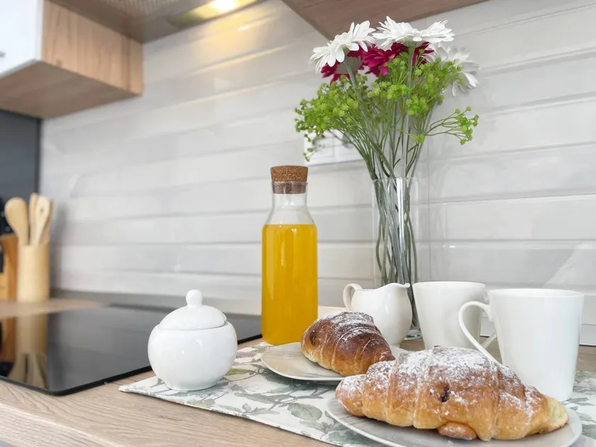 Flat with garden & terrace - Image 1