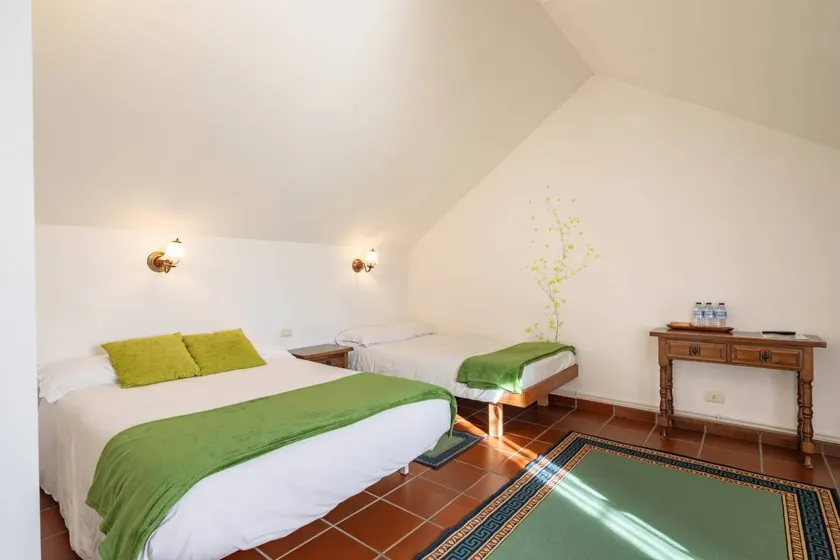 Bed and Breakfast 'Habitación Triple 3' with Mountain View, Shared Pool and Wi-Fi - Image 1