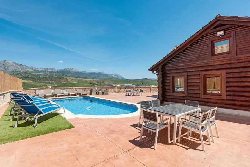 Child-friendly holiday home with private pool, terrace & garden | Dogs allowed - Image 1