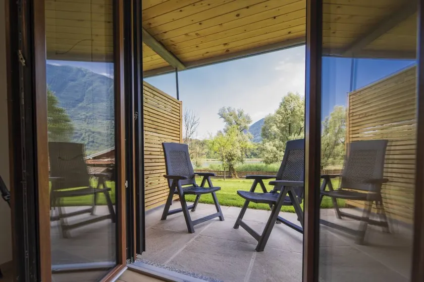 Holiday Apartment "7" with Lake View, Shared Pool & Wi-Fi - Image 1