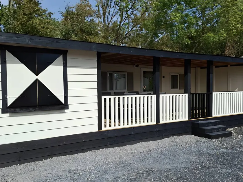Caravan 'De Zandparel' with Wi-Fi and Air Conditioning - Image 1
