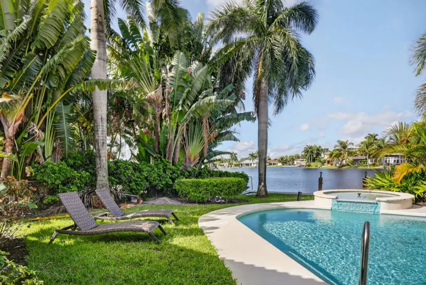 Maison de vacances avec piscine privée et jardin | Vue lac - Image 1