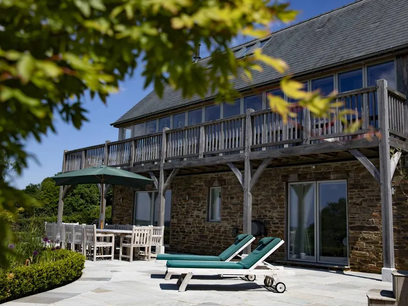 Cottage with garden, pool & terrace - Image 1