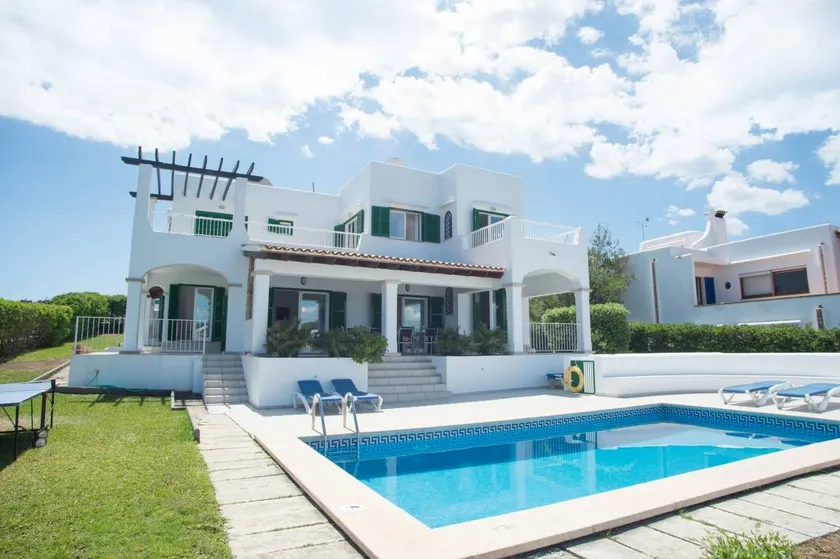 Villa with terrace, garden & barbecue - Image 1