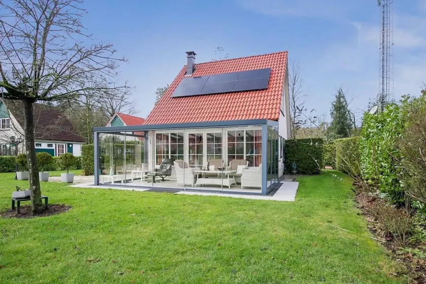 Holiday home with terrace & garden | Dogs allowed - Image 1