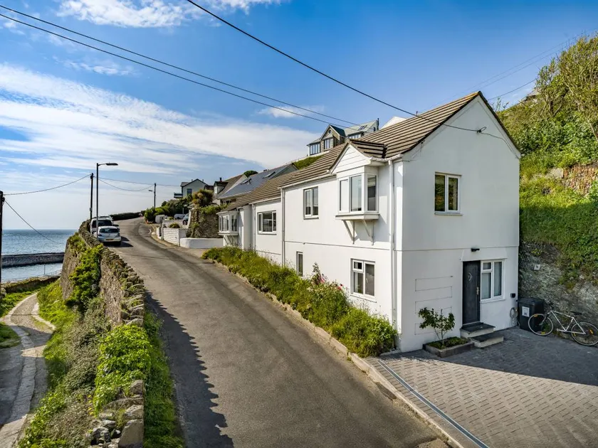 Child-friendly cottage with barbecue & garden | Close to the beach - Image 1