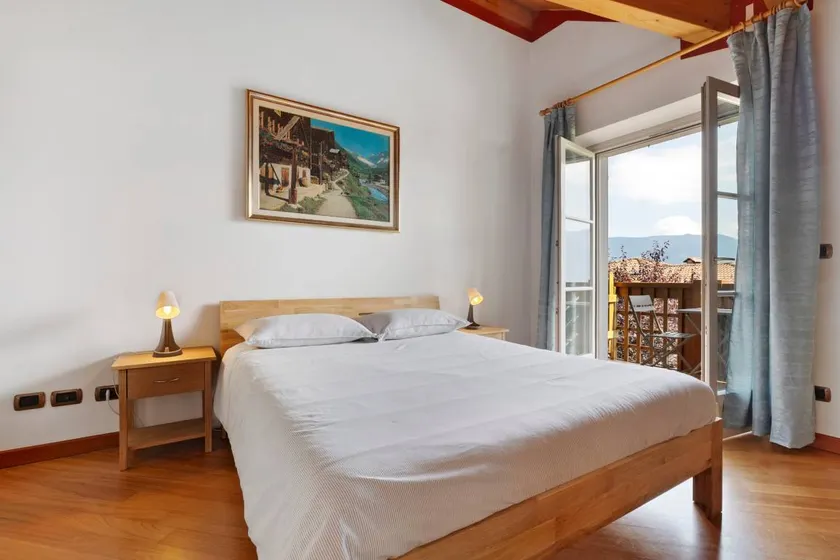 Papavero Room with Mountain View, Shared Garden and Wi-Fi - Image 1