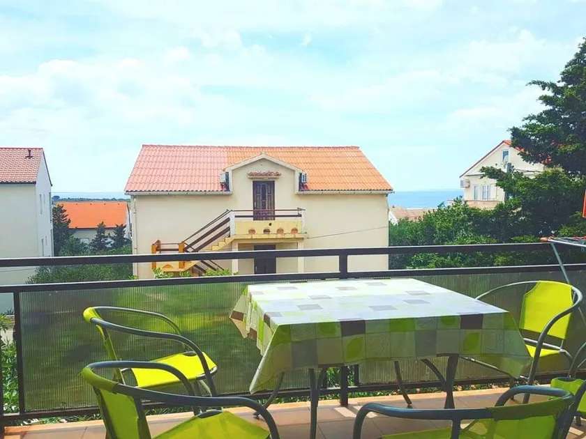 Flat with garden | City view - Image 1