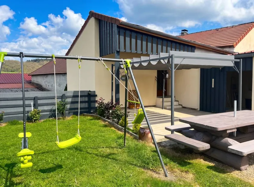 Maison de vacances entièrement équipée avec barbecue, terrasse et jardin - Image 1