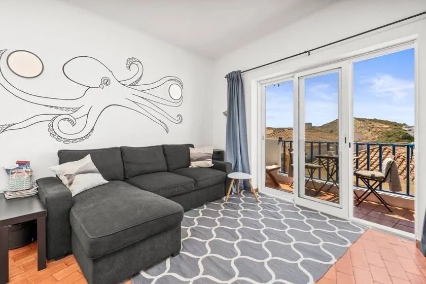 Flat with pool, barbeque & fast internet | Beach view | Suitable for remote work - Image 1