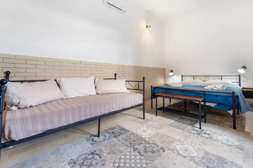 Dedicated room with terrace & garden | Garden view | Pet-friendly - Image 1