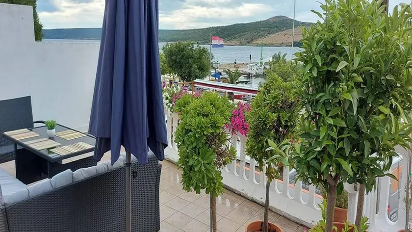 Apartment with barbeque & terrace | Sea view - Image 1