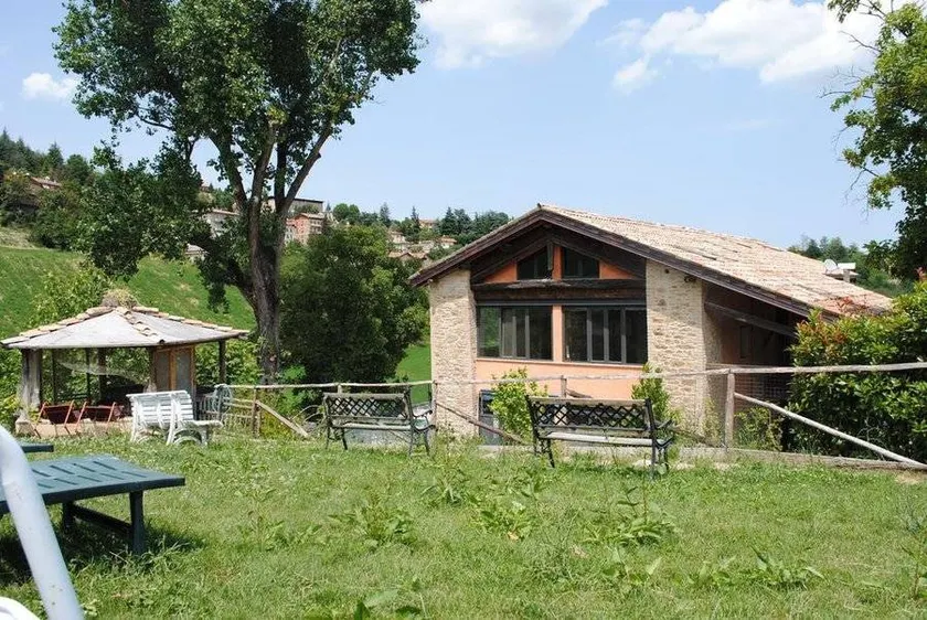 Petrarosa Del Montale: Camera budget - Image 1