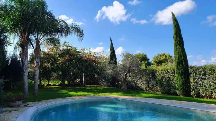 Villa avec internet haut débit, jacuzzi et jardin | Vue mer | Parfaite pour le travail à distance - Image 1