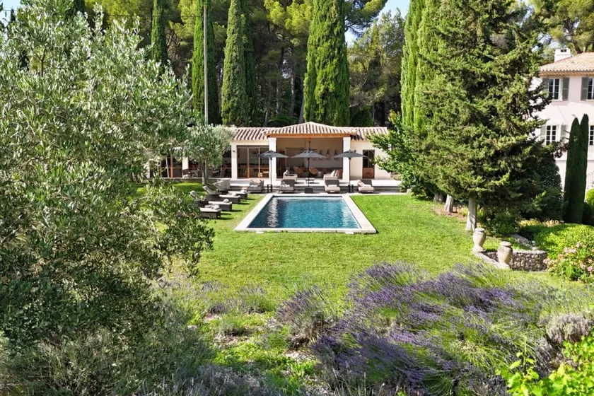 House with terrace, private pool & garden - Image 1