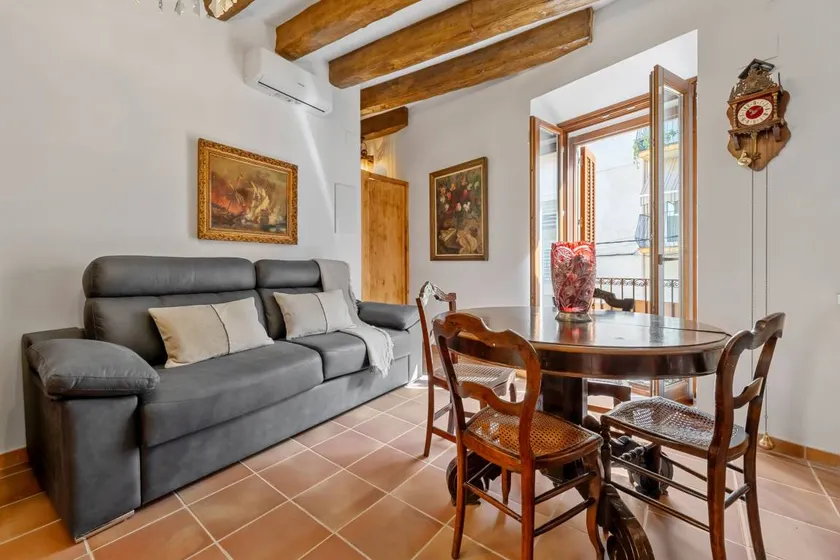 Holiday home with garden, terrace & BBQ | Good for workation - Image 1