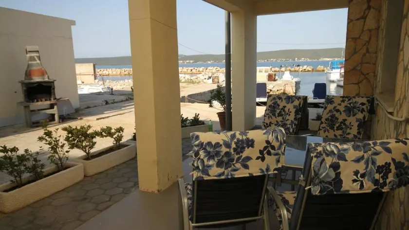 Charming apartment with barbecue & terrace | Sea view | Dogs allowed - Image 1