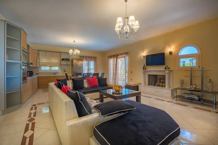Child-friendly holiday apartment with hot tub - Image 1