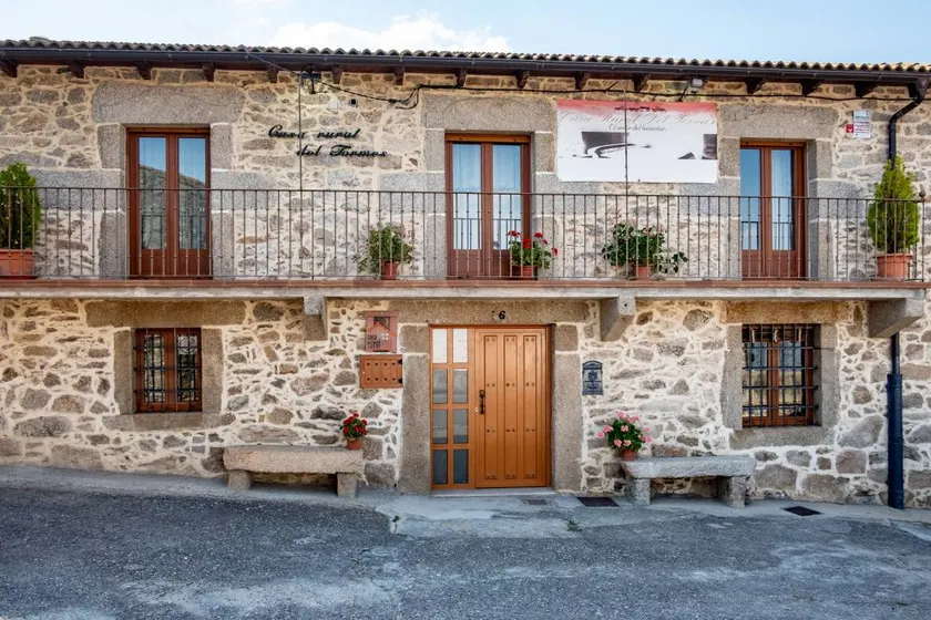 House with garden, terrace & barbeque | Mountain view | Suitable for remote work - Image 1