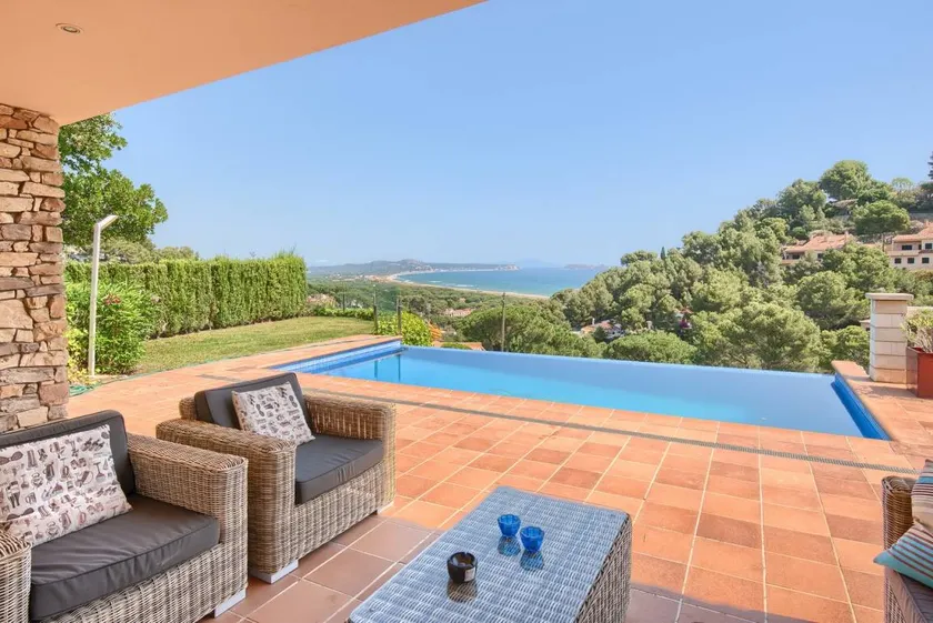 Villa with garden, BBQ & private pool | Garden view - Image 1