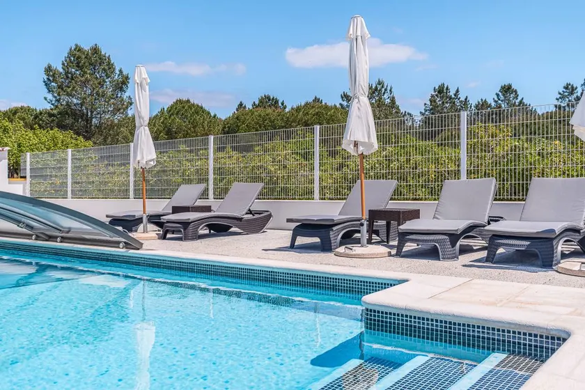 Agréable appartement avec jardin, terrasse et piscine | Vue jardin - Image 1