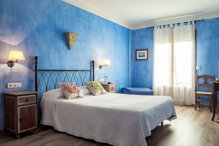 Family-friendly beautiful dedicated room with terrace, garden & pool | River view | Pets allowed - Image 1