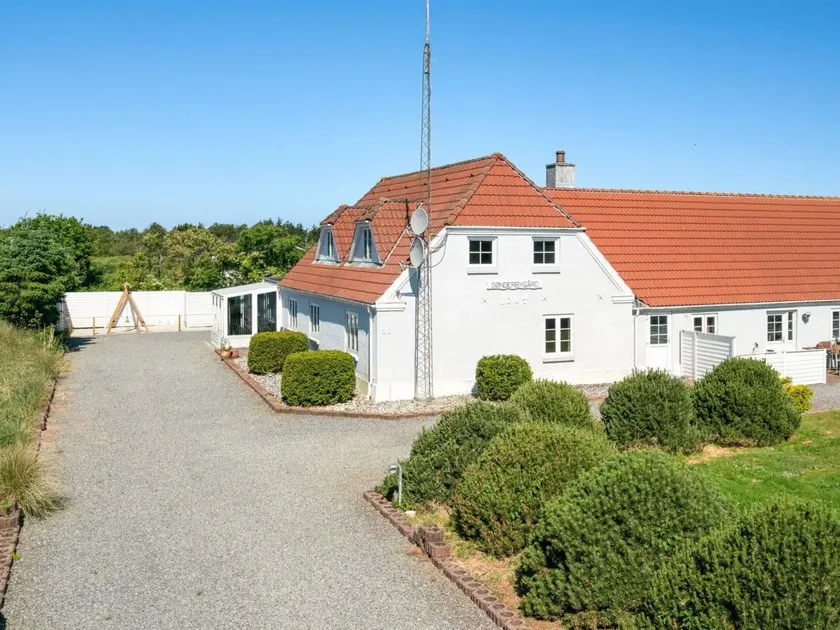 Holiday home with terrace, barbeque & sauna - Image 1
