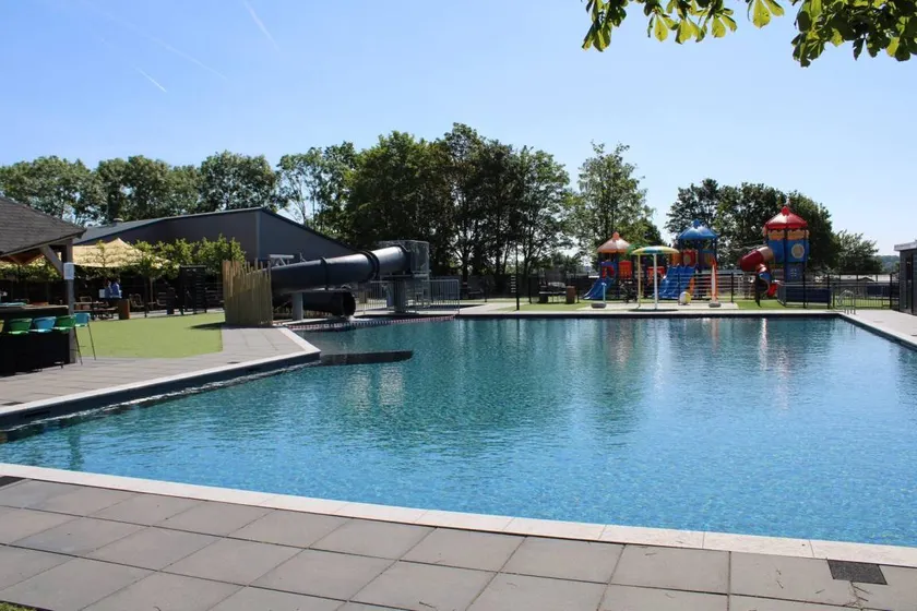 Holiday home with garden, terrace & pool - Image 1