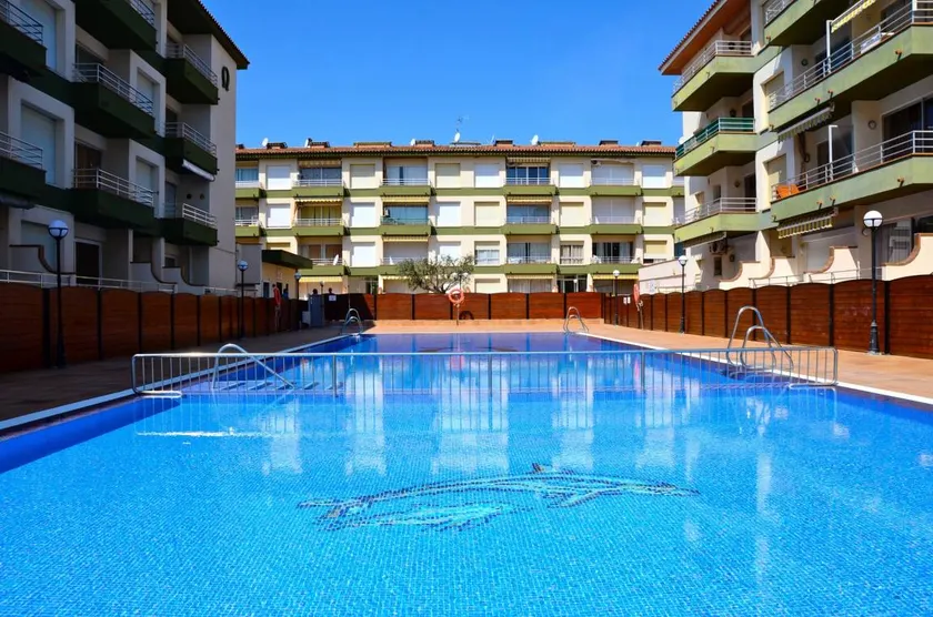 Appartement avec piscine - Image 1