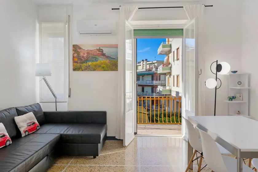 Apartment 'La Cinquecento - Relax by the Sea' with Wi-Fi and Air Conditioning - Image 1