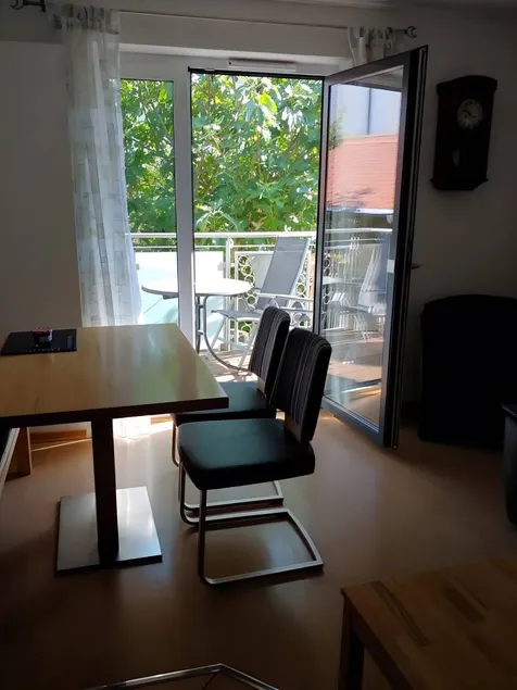 Beautiful apartment with garden - Image 1