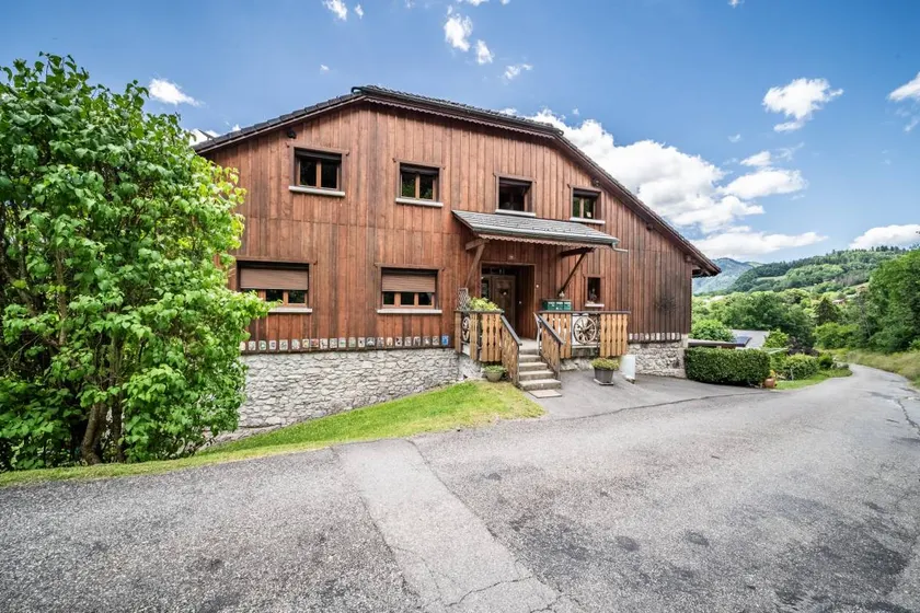 Family-friendly house with terrace, BBQ & garden | Garden view | Dogs allowed - Image 1