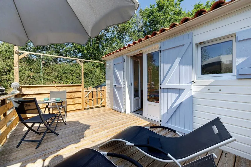 Pleasant bed and breakfast with terrace & garden | Garden view | Good for workation - Image 1