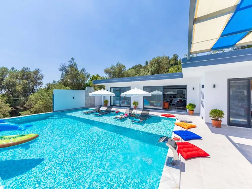 House with garden, BBQ & private pool - Image 1
