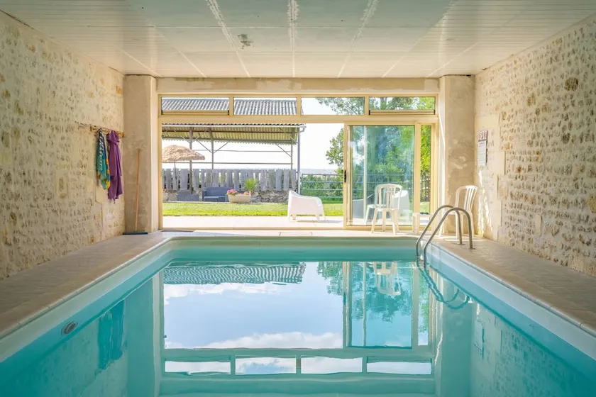 Atractiva casa rural apropiada para familias con barbacoa, jardín y piscina | Ideal para teletrabajar - Image 1