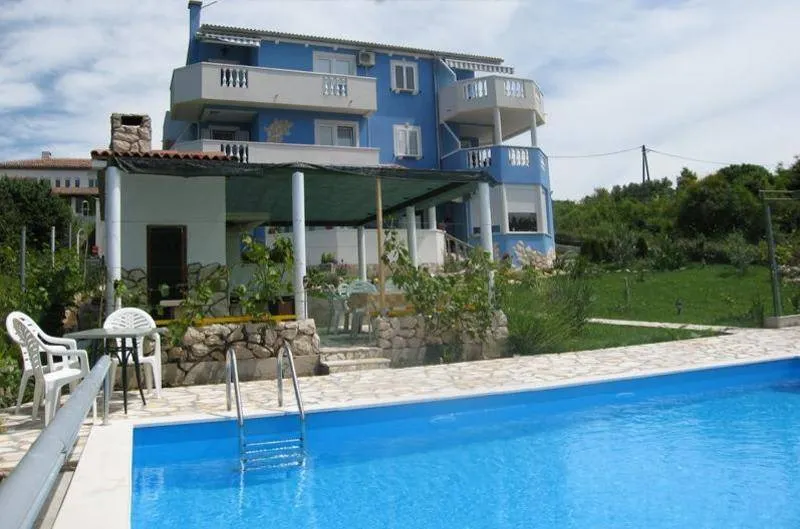 Fully equipped pleasant flat with garden, terrace & barbeque | Beach nearby - Image 1