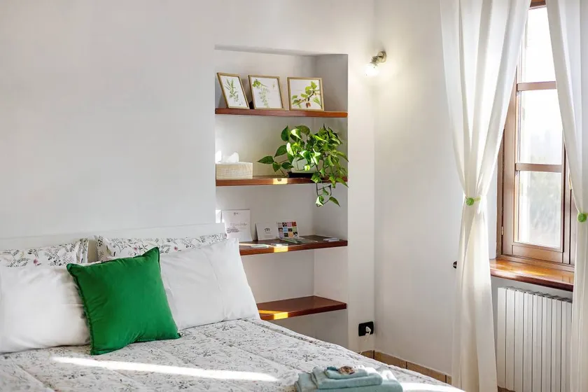 Hostal con desayuno | Vistas al jardín - Image 1