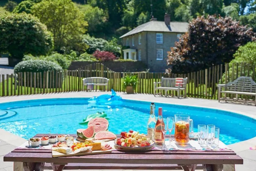 Cottage with garden & barbeque - Image 1