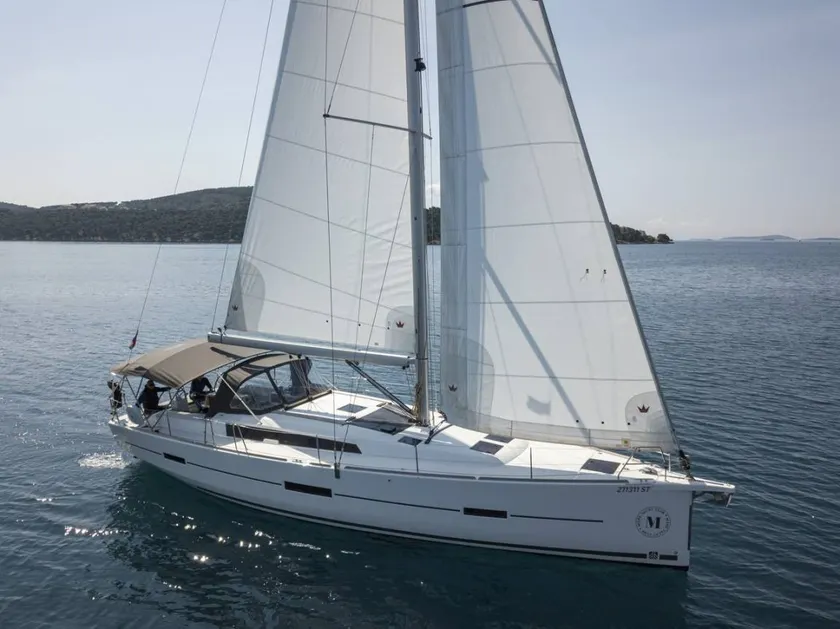 Velero año 2022 16.35 M - Image 1