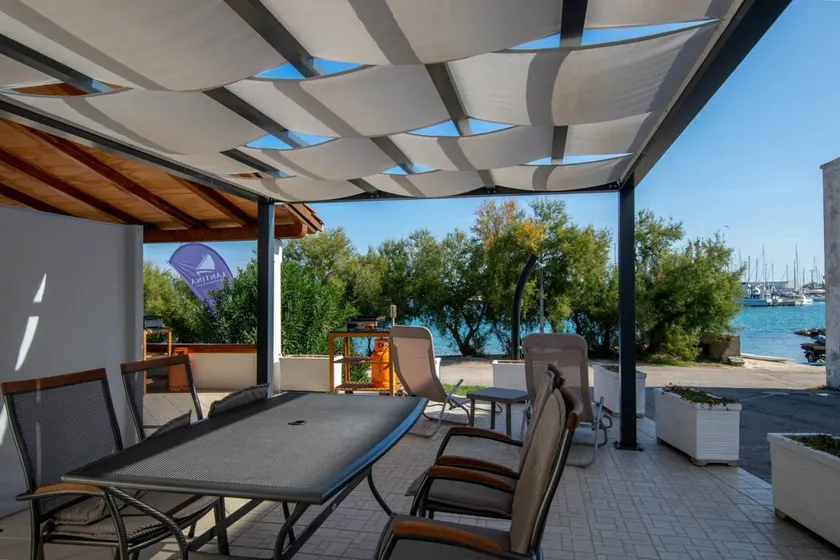 Apartment with terrace, barbeque & garden | Sea view - Image 1