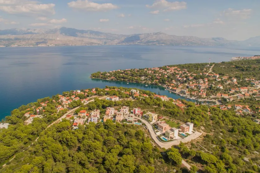 Children-friendly beautiful villa with pool | Sea view - Image 1