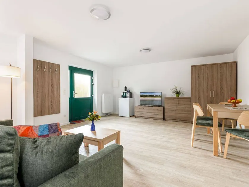 Apartment with garden, terrace & barbeque - Image 1