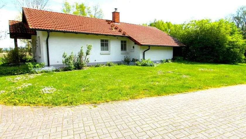 Apartment with terrace, garden & barbecue - Image 1
