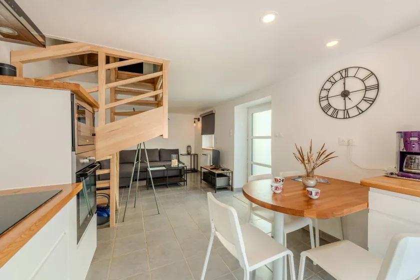 Fully equipped beautiful house - Image 1
