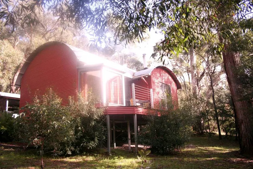 Deluxe Halls Gap Accommodation with a Spa Bath for Relaxing Romantic Getaways in Victoria - Image 1