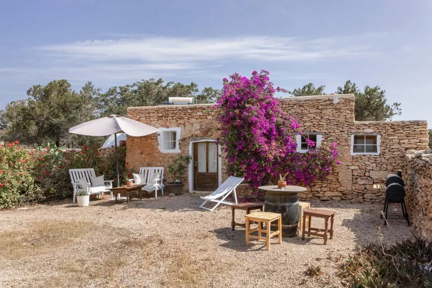 Cottage with terrace, BBQ & garden | Garden view - Image 1